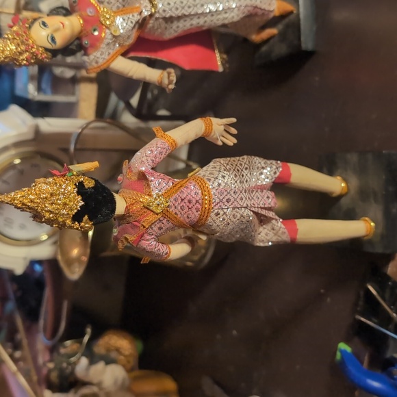 AVAILABLE - VTG Handmade Folk Art Siamese dancers W/ gold & silver embellishment - Picture 5 of 11